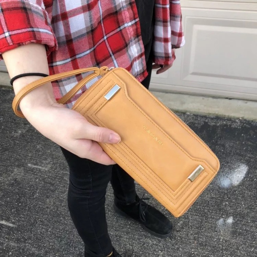 Leather wristlet
